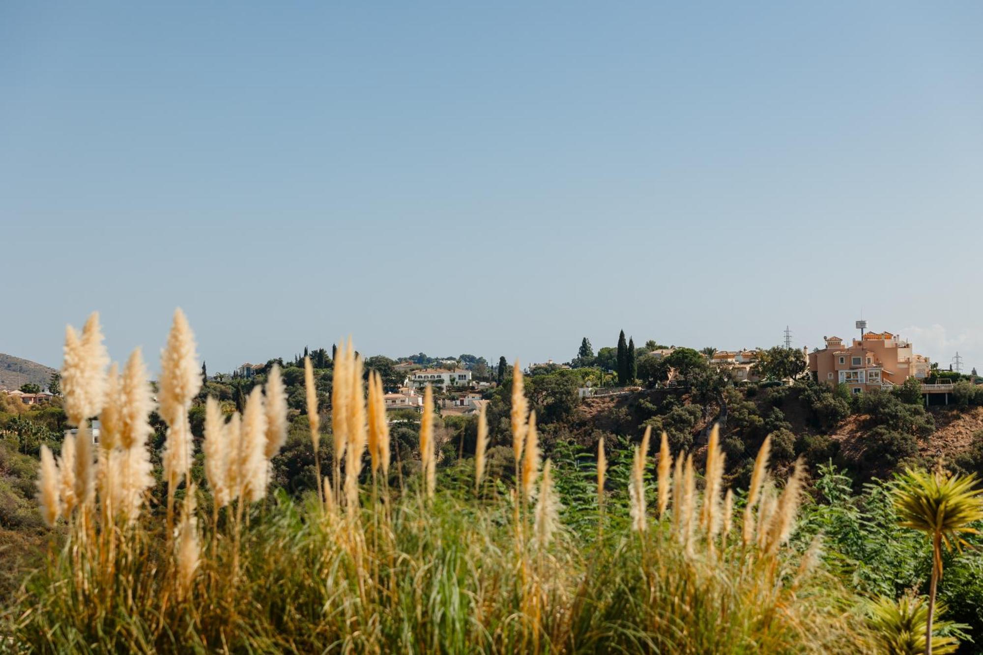 Luxurious Frontline Golf In Elviria Apartamento *